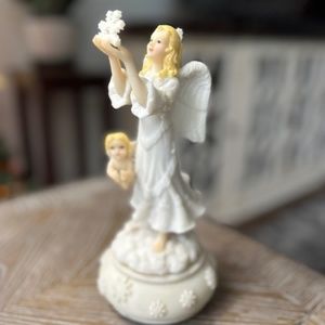 House of Lloyds Angel with Snowflake Music Stand